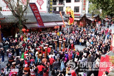（图片新闻）舞狮欢腾迎客来