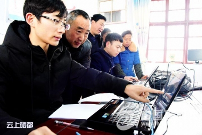 （图片新闻）土地确权纠错护春耕