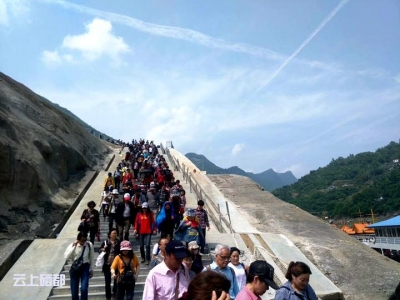 三　岔：大清江景区旅游接待持续火爆