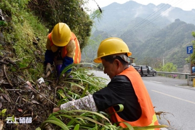 （图片新闻）“润色”旅游公路