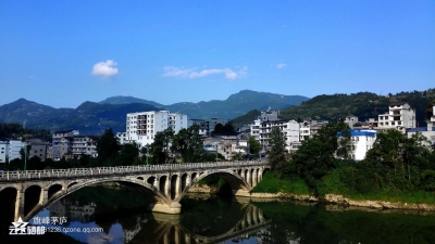 把守护碧水蓝天写进制度 