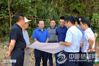 苏勇现场督办七里坪工业园项目建设