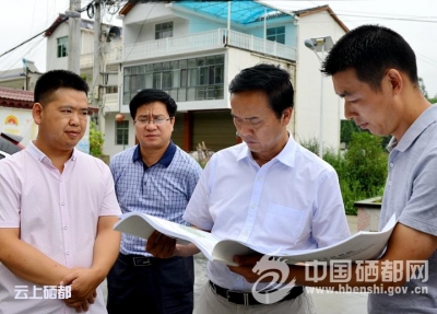 向前进：发挥“五个作用” 让老百姓实实在在脱贫