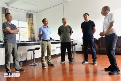 苏勇到红土调研督导精准扶贫暨煤矿安全生产工作