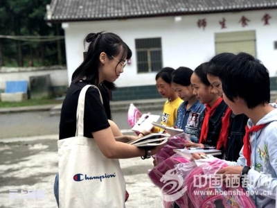 板　桥：市义工协会到大木希望小学帮教