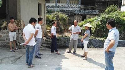 市领导到何功伟村巡查麻园河  