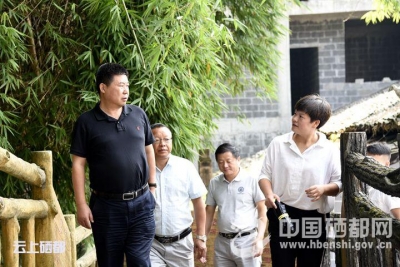 荆门市政协到恩施市考察旅游产业发展情况
