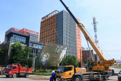 市城管执法局：整治户外广告牌乱象显成效