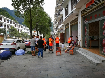  太阳河司法所组织社区矫正人员参与扫黑除恶宣传