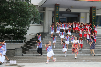 施市第三实验小学：“防震减灾”应急疏散演练