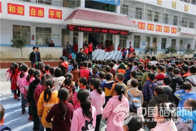 江干—恩施“彩虹盒子”助学行