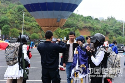 2018中国恩施大峡谷热气球旅游节开幕