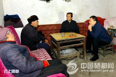 向前进：改进作风 讲究方法 带着感情做好扶贫工作