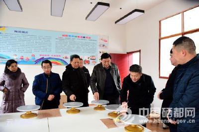 州关工委调研恩施市关心下一代工作情况 