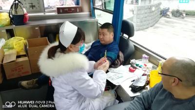 恩施市城管系统干部职工踊跃参加无偿献血月活动 