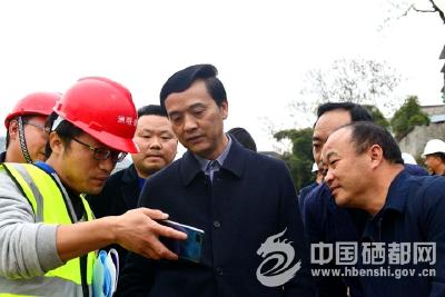 向前进：落实责任解决问题 确保项目按时高质推进
