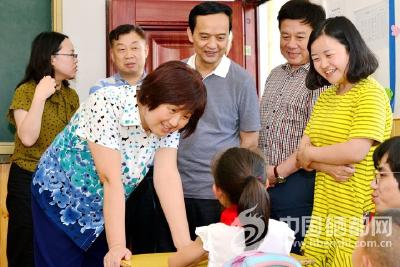 省人大领导到恩施市调研脱贫攻坚和人大工作