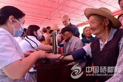文艺汇演助推乡风文明建设