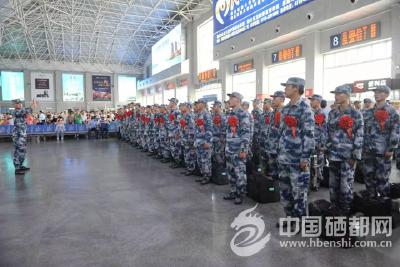 今年恩施市首批新兵入伍