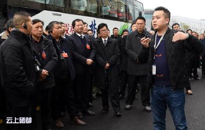 恩施州人大代表视察州城重点项目建设