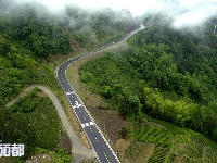 乡村公路畅又美