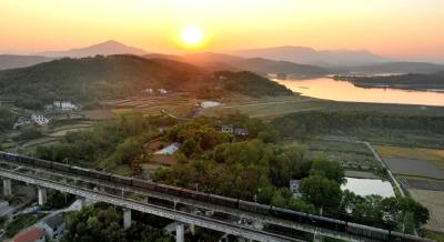 【文旅融合风景线】北河秋色：青山绕碧水，湖光映流云