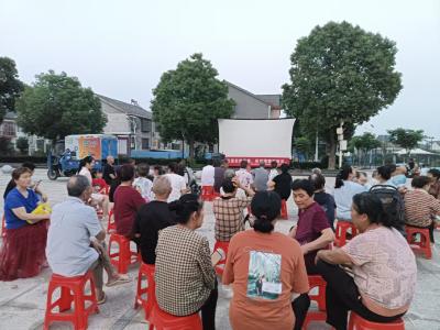 公益电影展映活动深入基层