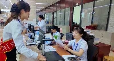 锲而不舍落实中央八项规定精神 | 荆州松滋：“小松帮办”跑腿 群众办事不愁