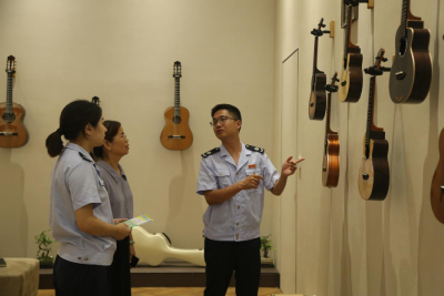 市税务局：“税力量”护航助发展，吉他乘上“快车道”