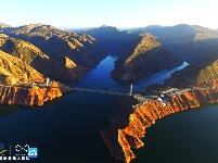 “飞阅”中国 | 航拍黄河三峡 领略“人在画中游”