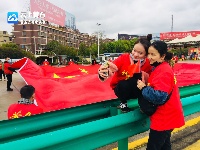 江苏“天使”返程，黄石“倾城”相送