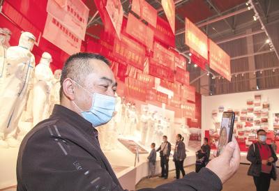 “你们来看展，我们来接送” 