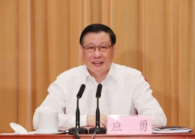 应勇主持召开省委常委会会议强调   坚定不移吃改革饭走开放路打创新牌 奋力谱写新时代湖北高质量发展新篇章