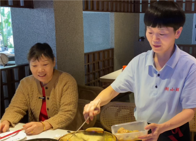 杜绝餐饮浪费  “光盘行动”蔚然成风