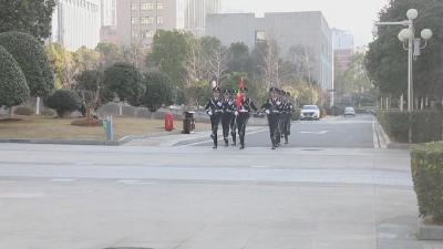 【新闻直通车】中国人民警察节·人民需要 警徽闪耀  |  警徽闪耀 警旗飘扬 忠诚铸警魂