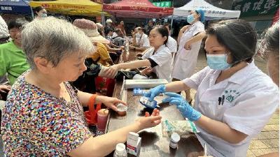 八卦嘴社区：医联体协作 ，健康服务进社区