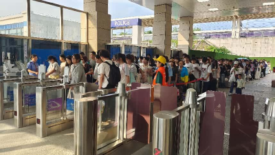 400 人同框！大冶北站上演五一 “热” 战 暖心救援守护旅客平安路