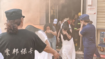 黄石港区开展消防演练 提升大型商业综合体应急处置能力