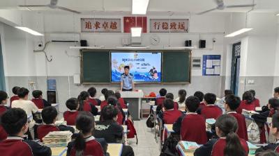 长江航运公安局黄石分局开展防溺水宣传进校园活动
