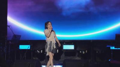 【新闻直通车】星光闪耀 唱响黄石  |  前奏一响，青春登场！张韶涵经典名曲让粉丝直呼过瘾