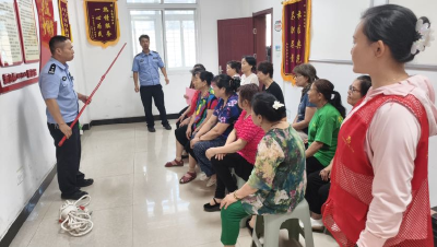 马家嘴社区联合辖区民警开展防溺水安全宣传活动