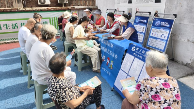 马家嘴社区开展“文明实践集中活动日”志愿服务活动