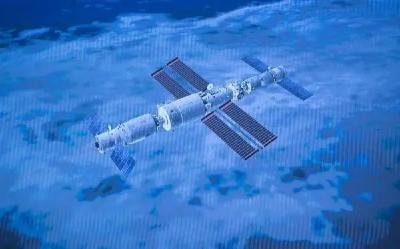 荆州粉丝“追星”成功！中国空间站划过古城上空……