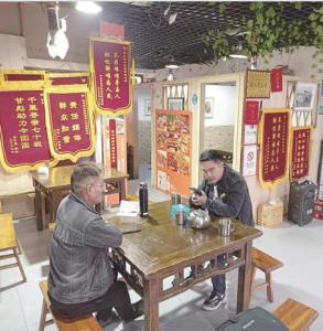 男子“绘图寻亲”找到生母，背后是他帮忙创造奇迹