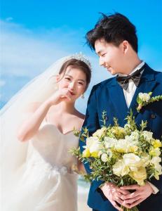 监利90后情侣的三亚“奇遇”：与疫情狭路相逢，从游客变成志愿者