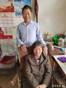 一数就是12年！为了妻子，他把康复医院“搬”回了家