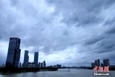 台风鲇鱼强势来袭 湖北等10省市将出现强风暴雨