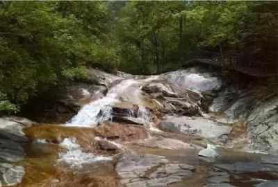 英山桃花冲风景区