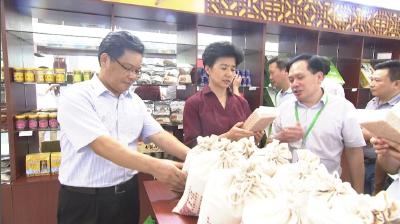 梁惠玲任振鹤来我市调研“万企帮万村”精准扶贫工作