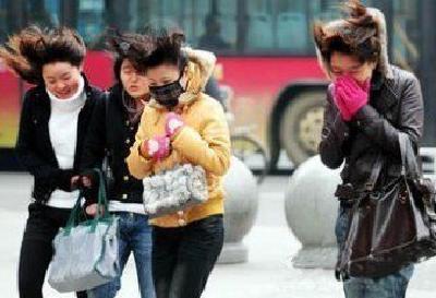 强冷空气携7级阵风来袭 武汉市低温降至8℃ 